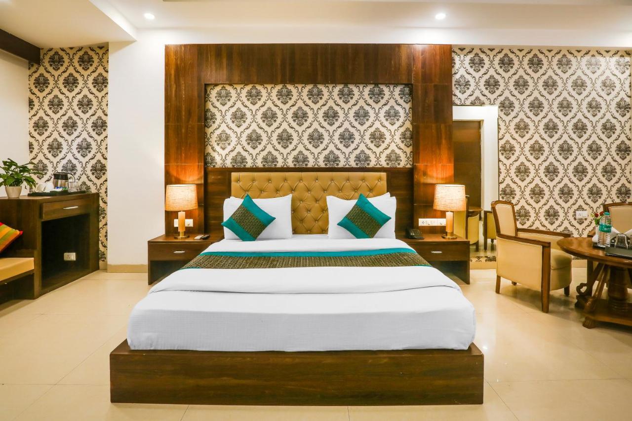 hotel almati new delhi